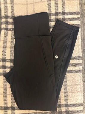 lululemon athletica Align High-Rise Cropped/Capri Leggings in Black 28”